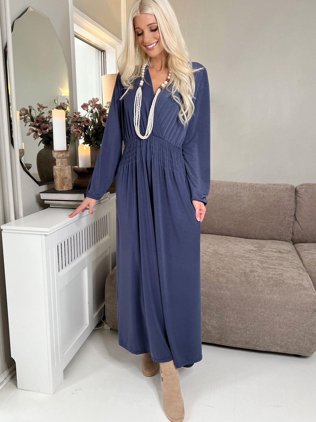 Pams Long Sleeve - Lang elastisk plus size kjole i krølfrit stof